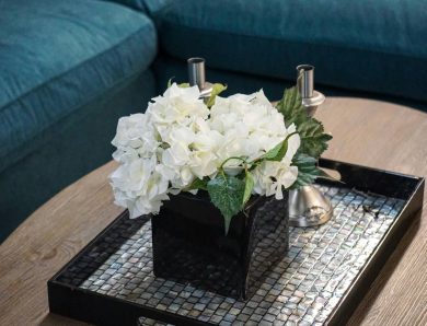 Astuces simples pour réinventer un vieux plateau en pièce maîtresse